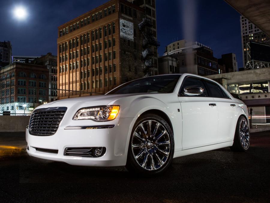  Chrysler 300C Motown 2013 года  (фото 3 из 15)